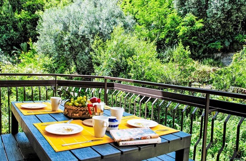 Formia Apartment | Lovely apartment for 9 guests with WIFI, A/C, TV, balcony and pets allowed