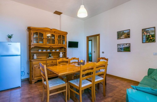 San Vivaldo Villa | Lovely apartment in villa with pool, WIFI, TV, terrace, pets allowed and panoramic view