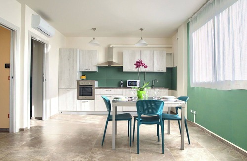 Costa dʼOneglia Villa | Lovely apartment in villa for 4 guests with A/C, WIFI, TV, patio and pets allowed