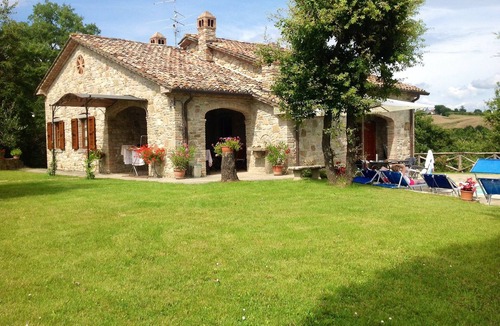 Bivio Lugnano Cottage | Lovely Traditional Stone House With Private Infinity Pool On The Tuscan Border