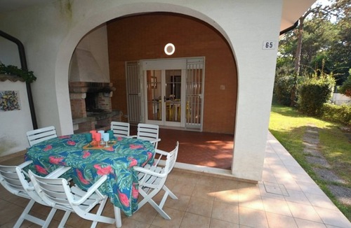 Lignano Riviera Villa | Lovely villa surrounded by greenery in Lignano Riviera