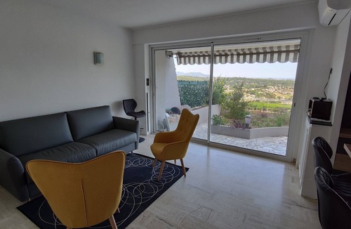 Vence Apartment | Luxurious T2 with 62m2 terrace, magnificent unobstructed sea and mountain views.