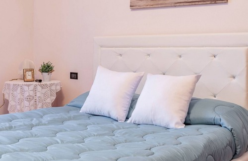 Castellaro Bed & Breakfast | Luxury on hillside with private garden and sea view
