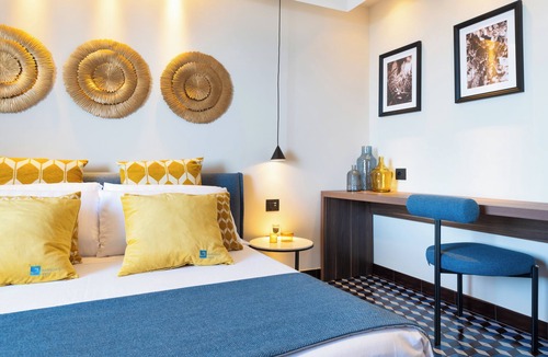 Sant'Agnello Resort | Luxury suite with balcony overlooking the gulf of sorrento