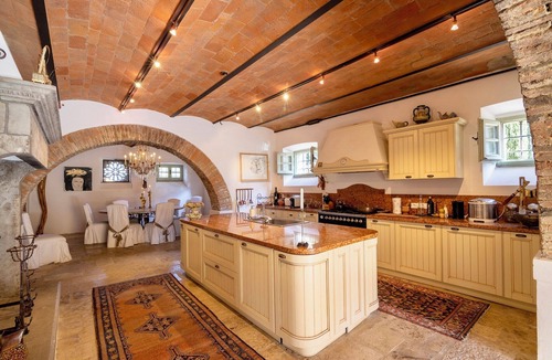 Cortona Villa | Luxury Villa with Private Pool and Breathtaking Views of the Tuscan Hills