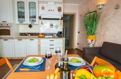 Plassi Apartment | Mantegna - garten mit seeblick und schwimmbad by Interhome