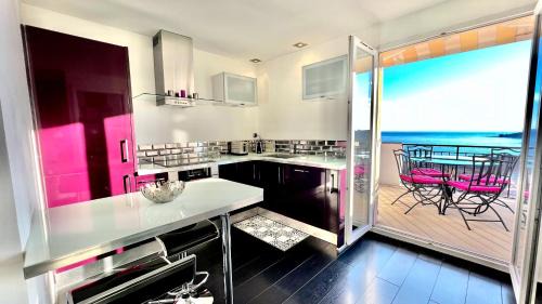 Menton Apartment | MINI-VILLA "SEAVIEWS BY JENNI MENTON" Calme,vue féérique,immense terrasse et parking privé à 5 minutes du coeur de ville