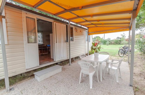 Ca' Savio House | Mobile Home 'Casa Rosa 5' with Private Garden, Wi-Fi and Air Conditioning