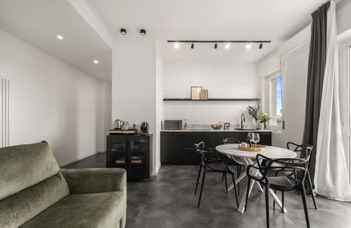 Giambellino Apartment | Modern and cozy penthouse for independent living with all amenities.