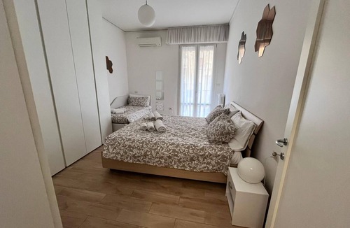 Lungarno del Tempio Apartment | MODERN RIVER HOUSE