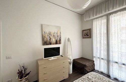 Lungarno del Tempio Apartment | MODERN RIVER HOUSE