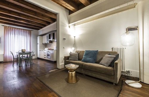 Molina Apartment | Molino Stucky Apartment Wi-Fi R&R