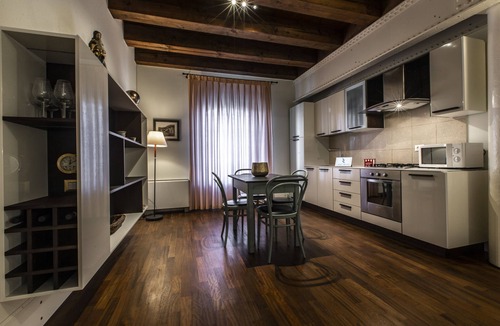 Molina Apartment | Molino Stucky Apartment Wi-Fi R&R