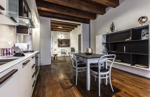 Molina Apartment | Molino Stucky Apartment Wi-Fi R&R