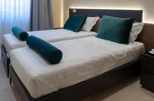 Fuorigrotta Hotel | N42 Hotel