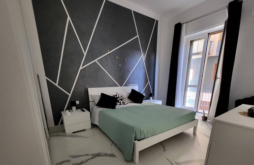 Mercato San Severino Apartment | New Life 8.15 Holiday Home Black