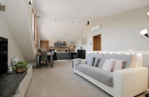 Santa Maria del Giudice House | NEW VILLA Jacuzzi WIFI BBQ parking + RoomCinemaGame