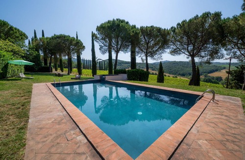 Tavarnelle Val di Pesa Villa | Nice apartment in villa with WIFI, pool, patio and panoramic view, close to Greve In Chianti