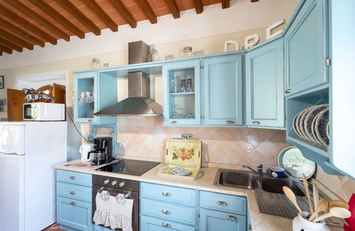 Gaiole in Chianti House | Nice apartment in villa for 4 guests with WIFI, A/C, pool, TV and pets allowed