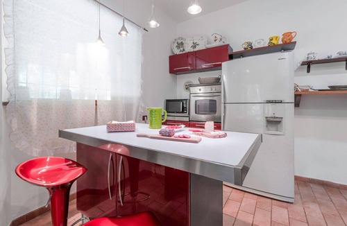 Monteriggioni Apartment | Nice apartment for 4 people with pool, WIFI, TV and veranda, close to Siena