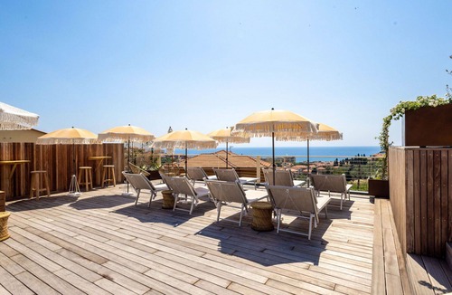 Pantai Apartment | Nice apartment for 4 guests with A/C, WIFI, TV and patio