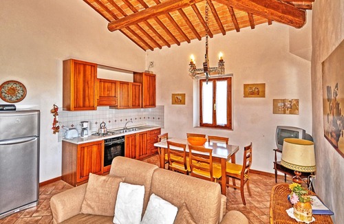 San Gimignano Apartment | Nice apartment for 4 people with A/C, WIFI, pool, TV, terrace and panoramic view