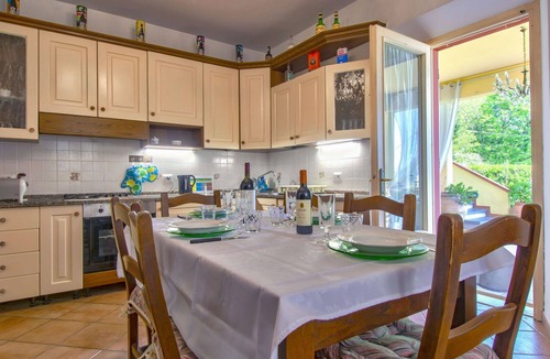 Giugnano Apartment | Nice apartment for 10 guests with WIFI, private pool, TV, patio and pets allowed