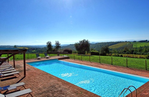 Castelnuovo Berardenga Apartment | Nice apartment for 2 people with pool, A/C, TV and panoramic view, close to Siena