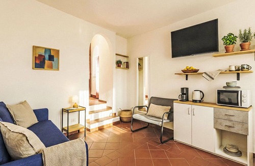 Punta Sardegna Apartment | Nice apartment for 3 guests with TV and patio