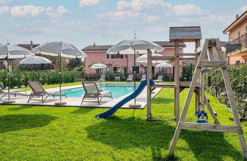 Artallo Apartment | Nice apartment for 4 guests with A/C, pool, WIFI, TV, terrace and pets allowed