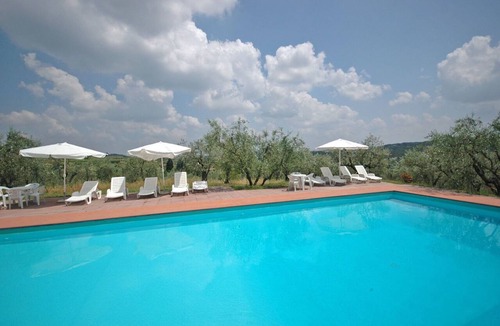 Romola Apartment | Nice apartment for 4 guests with WIFI, pool and TV, close to Florence