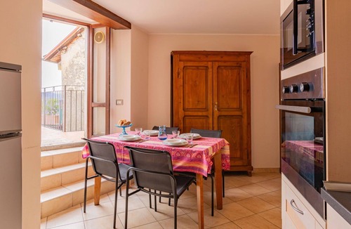 Campagnano di Roma Apartment | Nice apartment for 5 guests with TV, terrace and pets allowed
