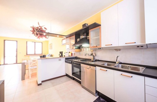 Vernazza Apartment | Nice apartment for 5 people with WIFI, A/C, pool, TV and terrace