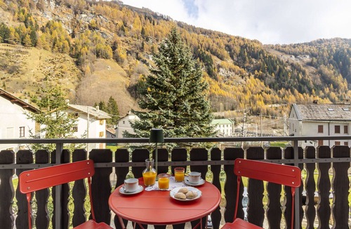 Madesimo Apartment | Nice apartment for 5 people with WIFI, TV, terrace and pets allowed