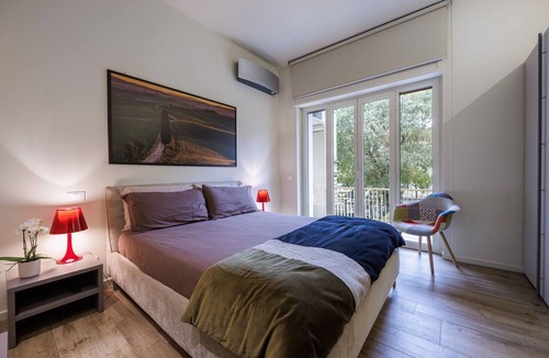 Sant' Ambrogio Apartment | Nice apartment for 6 people with WIFI, A/C, TV and balcony