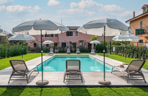 Artallo Apartment | Nice apartment for 6 people with A/C, pool, WIFI, TV, terrace and pets allowed