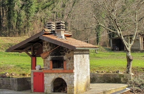 Casoli Apartment | Nice apartment for 6 people with WIFI, hot tub, pool, TV and patio
