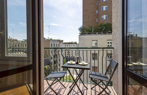 Centro Direzionale Apartment | Nice apartment for 6 people with A/C, WIFI, TV and balcony