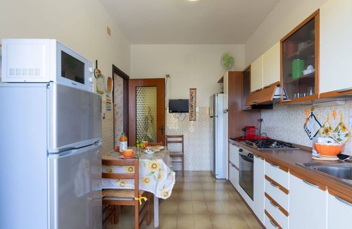 Laigueglia Apartment | Nice apartment for 6 people with WIFI, A/C, terrace, pets allowed and panoramic view