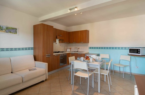Boscomare Apartment | Nice apartment for 6 people with pool, WIFI, TV, patio and panoramic view