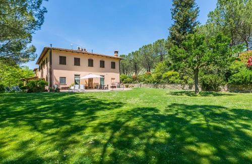 Montespertoli Villa | Nice apartment in villa for 4 people with pool, WIFI, TV, patio, pets allowed and panoramic view