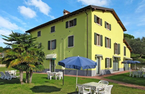 Bardolino Villa | Nice apartment in villa for 6 guests with pool, WIFI, TV and panoramic view