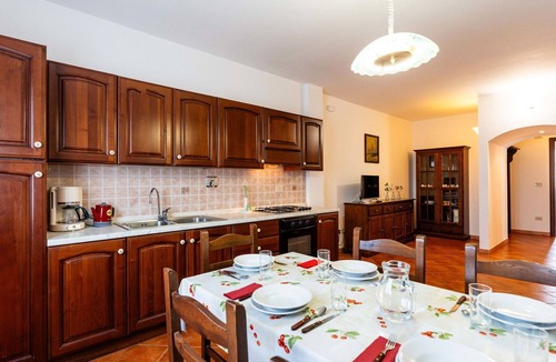 Diano Castello Apartment | Nice apartment for 6 guests with pool, WIFI, TV, terrace and pets allowed