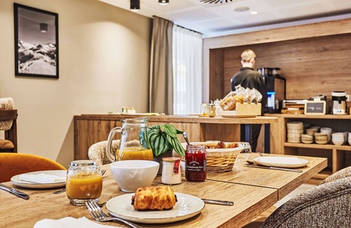 Saint-Etienne-de-Tinee Apartment | Odalys Collection Le Mont d'Auron by Interhome