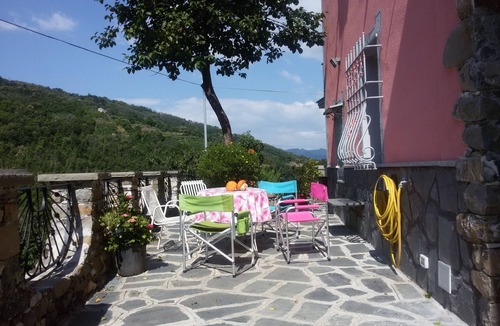 Conscenti Apartment | Offer June vacation home with garden terrace 7 km from the sea in Chiavari