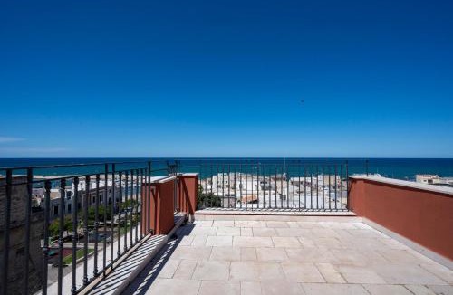 Torre a Mare Apartment | Palazzo della Torre - Seaview Luxury historical apartments
