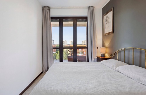Gallaratese Apartment | Panoramic L&D – Apartment with Panoramic View of Milan