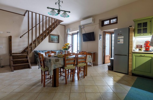 Sant'Agata de'Goti House | Panoramic terrace nestled in the hills of Sannio