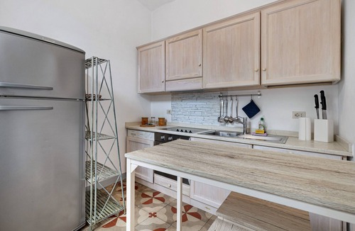 Finalborgo Apartment | Pet-Friendly Apartment Quadrilocale Camelot with Mountain View, Balcony & Wi-Fi