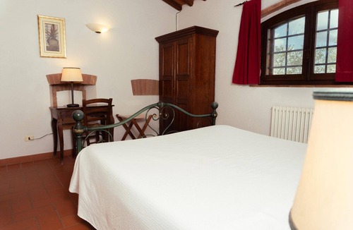 Rapale Other | Peter' flat with shared pool